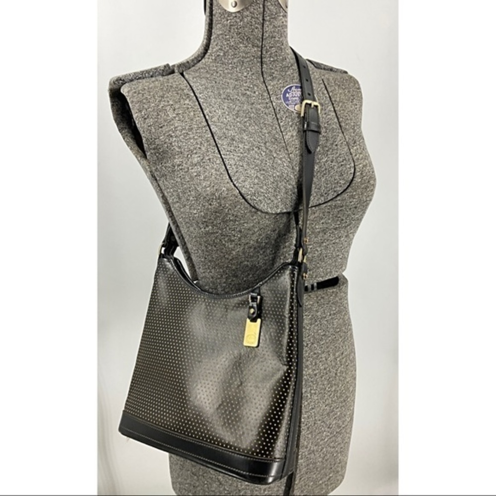 Dooney & Bourke Vintage Cabrio Collection Black shoulder bag 1990s or 2000s.
